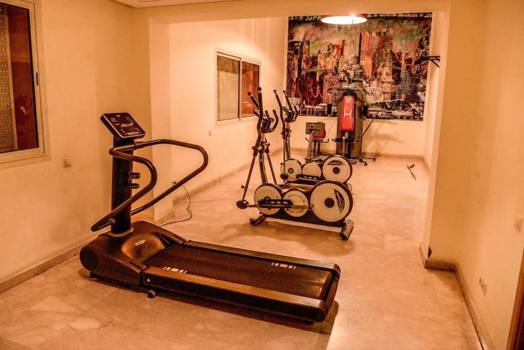 Beautiful, Great Equipped 122 M Holiday Apartment Near Majorelle Garden And Gueliz With Pool Views And A Large Balcony And Terrace Marrákes Kültér fotó
