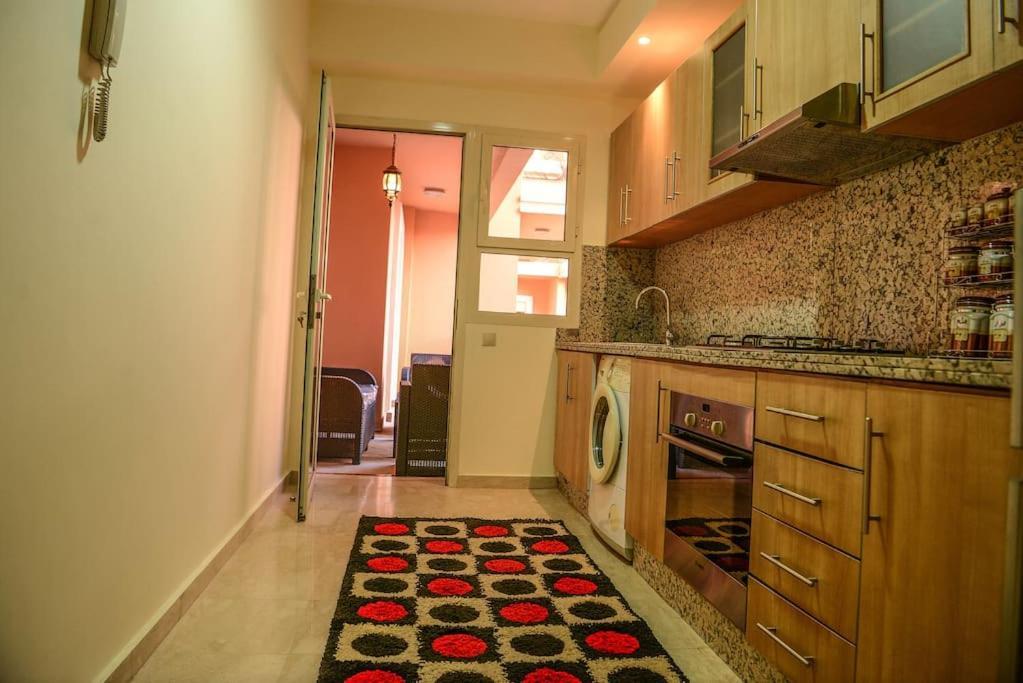 Beautiful, Great Equipped 122 M Holiday Apartment Near Majorelle Garden And Gueliz With Pool Views And A Large Balcony And Terrace Marrákes Kültér fotó