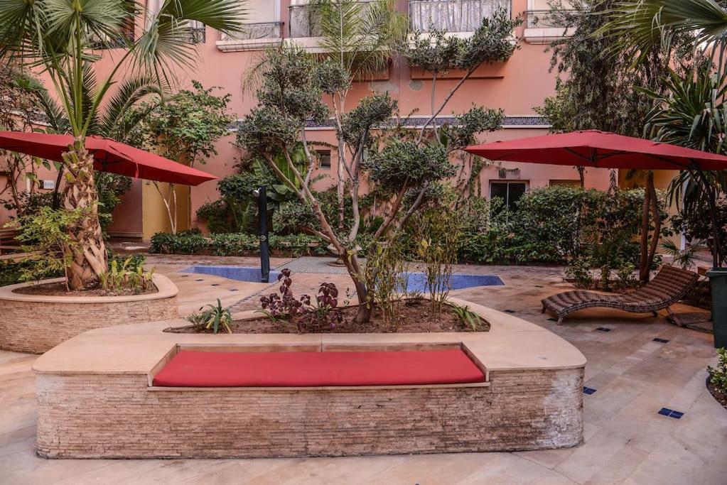 Beautiful, Great Equipped 122 M Holiday Apartment Near Majorelle Garden And Gueliz With Pool Views And A Large Balcony And Terrace Marrákes Kültér fotó