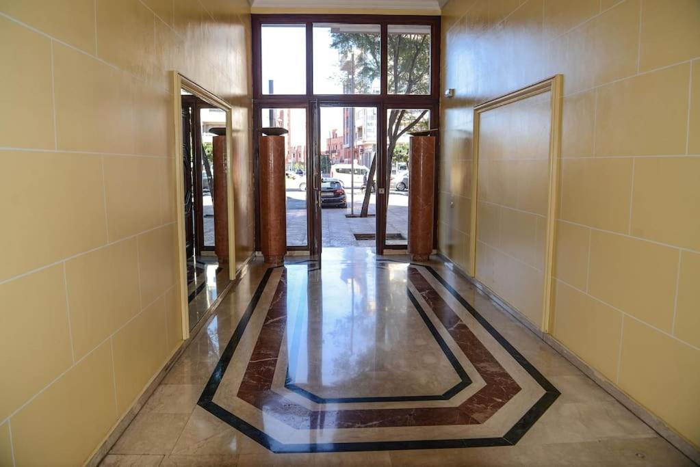 Beautiful, Great Equipped 122 M Holiday Apartment Near Majorelle Garden And Gueliz With Pool Views And A Large Balcony And Terrace Marrákes Kültér fotó
