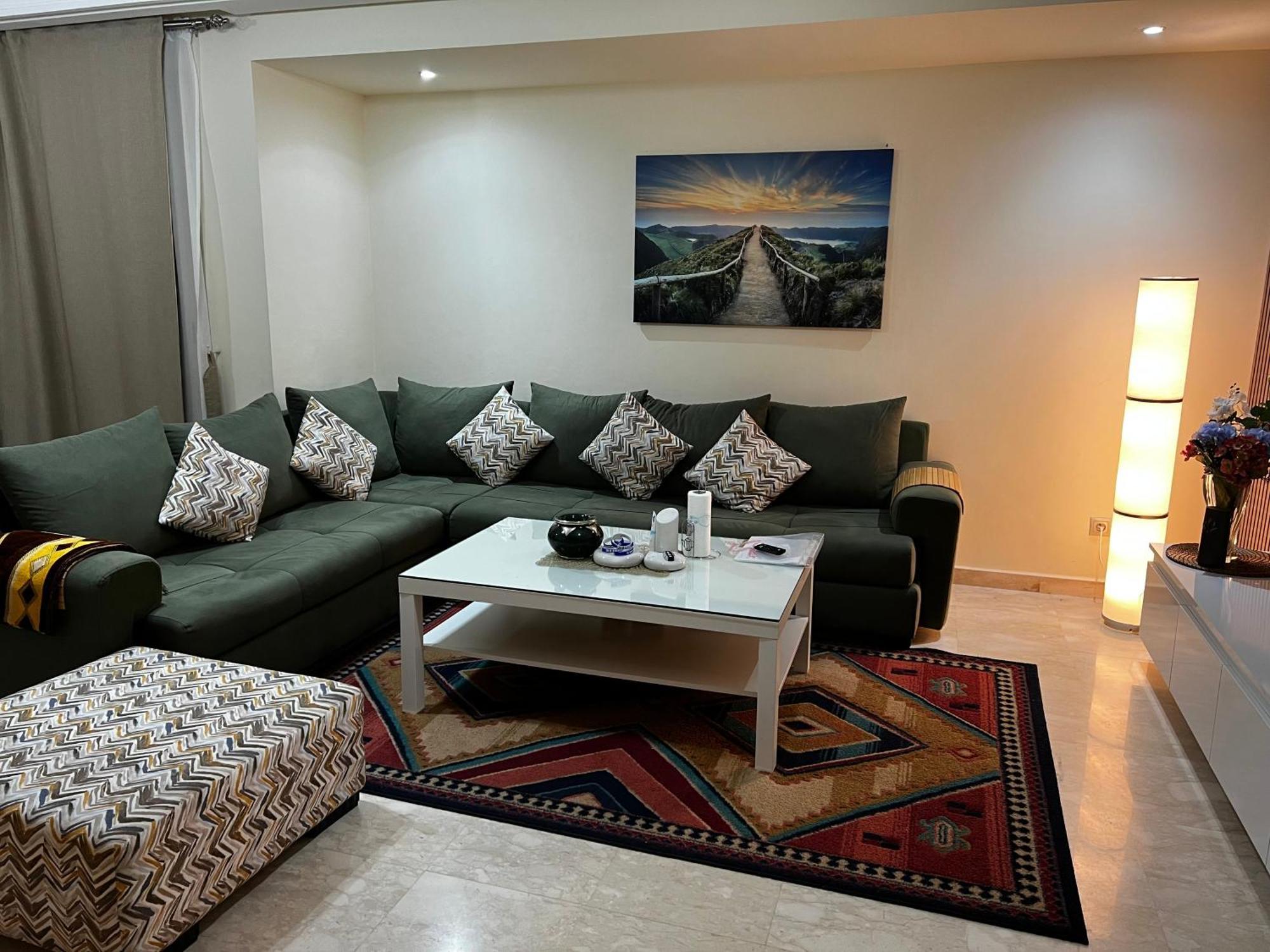 Beautiful, Great Equipped 122 M Holiday Apartment Near Majorelle Garden And Gueliz With Pool Views And A Large Balcony And Terrace Marrákes Kültér fotó