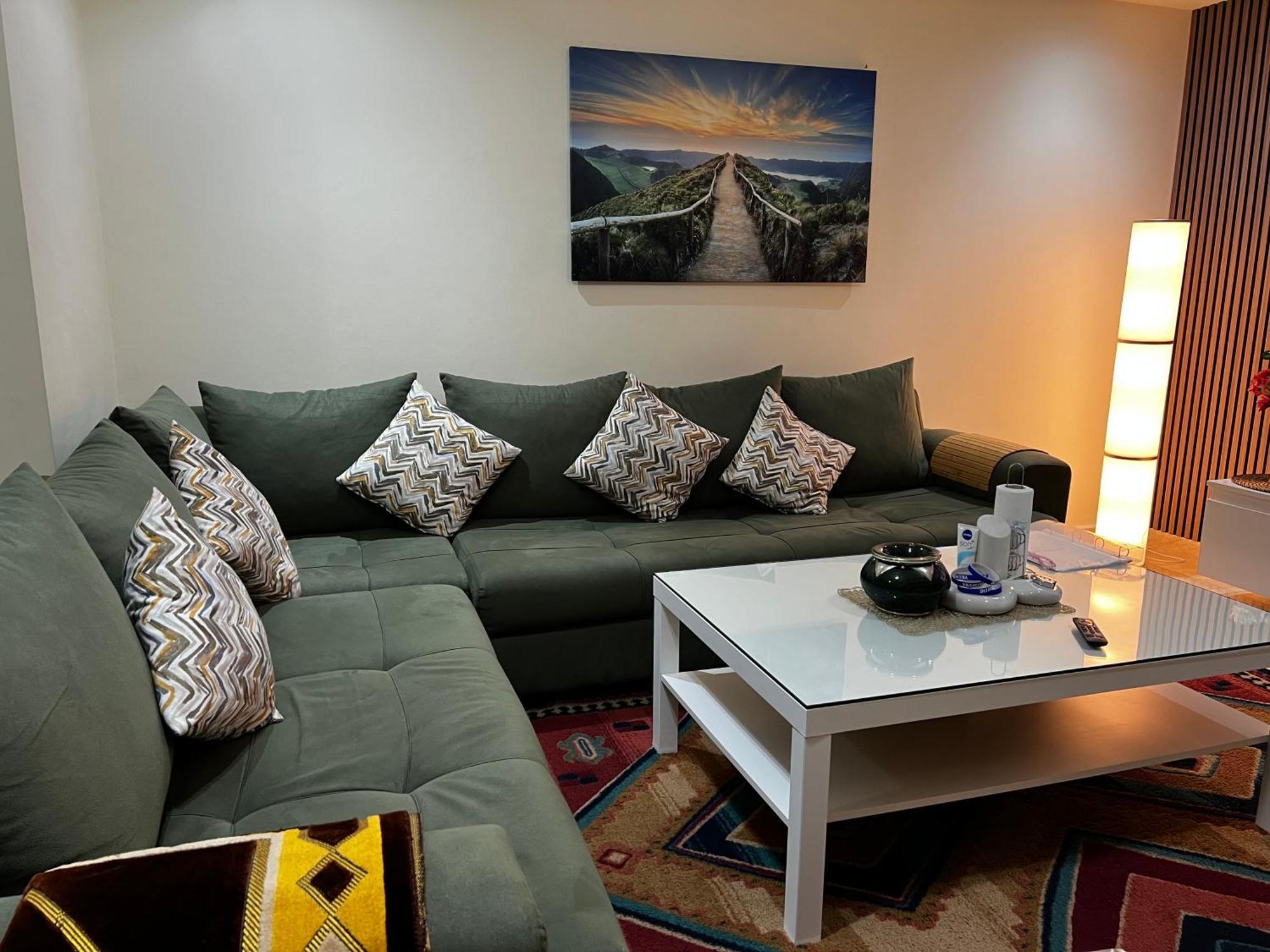 Beautiful, Great Equipped 122 M Holiday Apartment Near Majorelle Garden And Gueliz With Pool Views And A Large Balcony And Terrace Marrákes Kültér fotó
